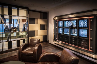 Xem cách giới nhà giàu giữ tiền và hàng hiệu trong nhà