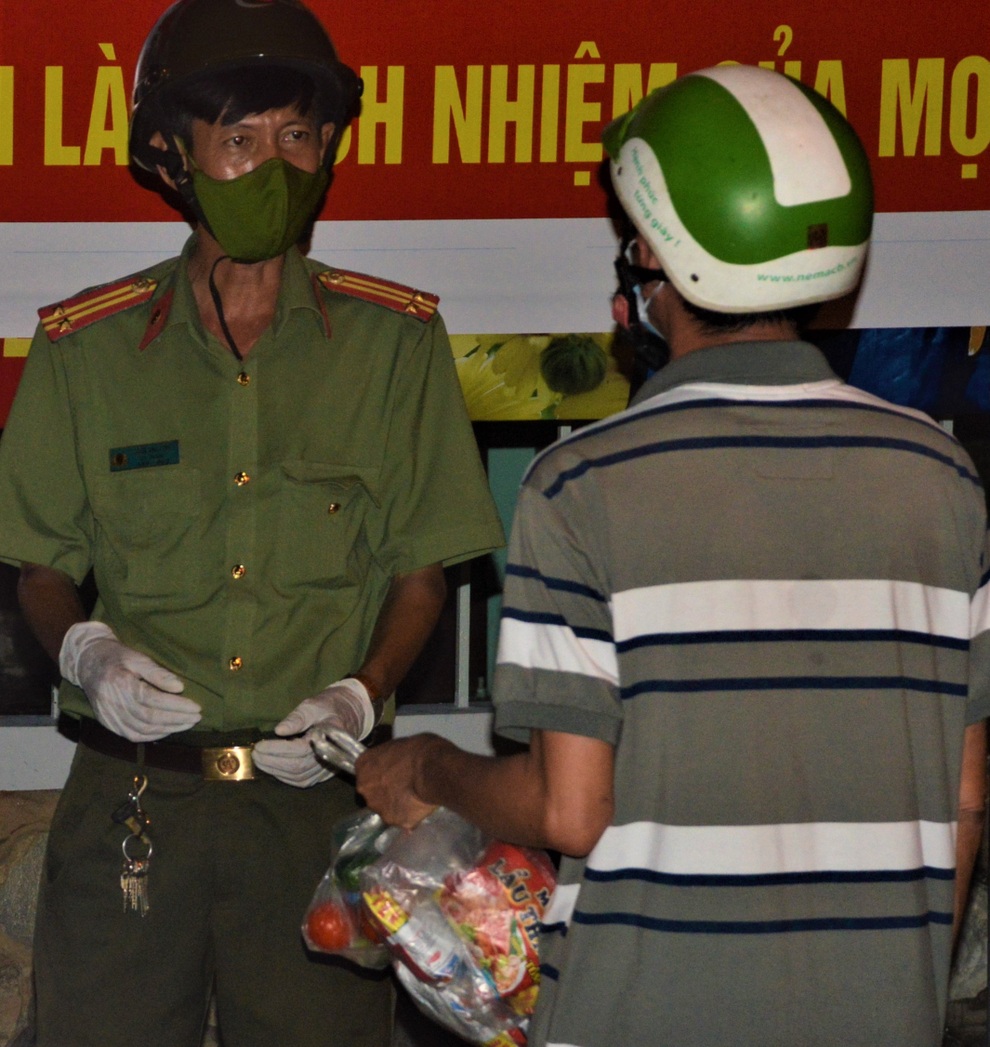 Muôn kiểu lý do ra đường: Từ Bến Tre qua Sóc Trăng vì sợ bạn gái chia tay - 1 Muôn kiểu lý do ra đường: Từ Bến Tre qua Sóc Trăng vì sợ bạn gái chia tay - 1