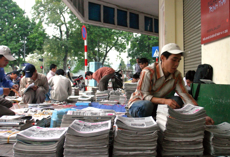 Nhớ thương báo giấy... - 2 Nhớ thương báo giấy... - 2