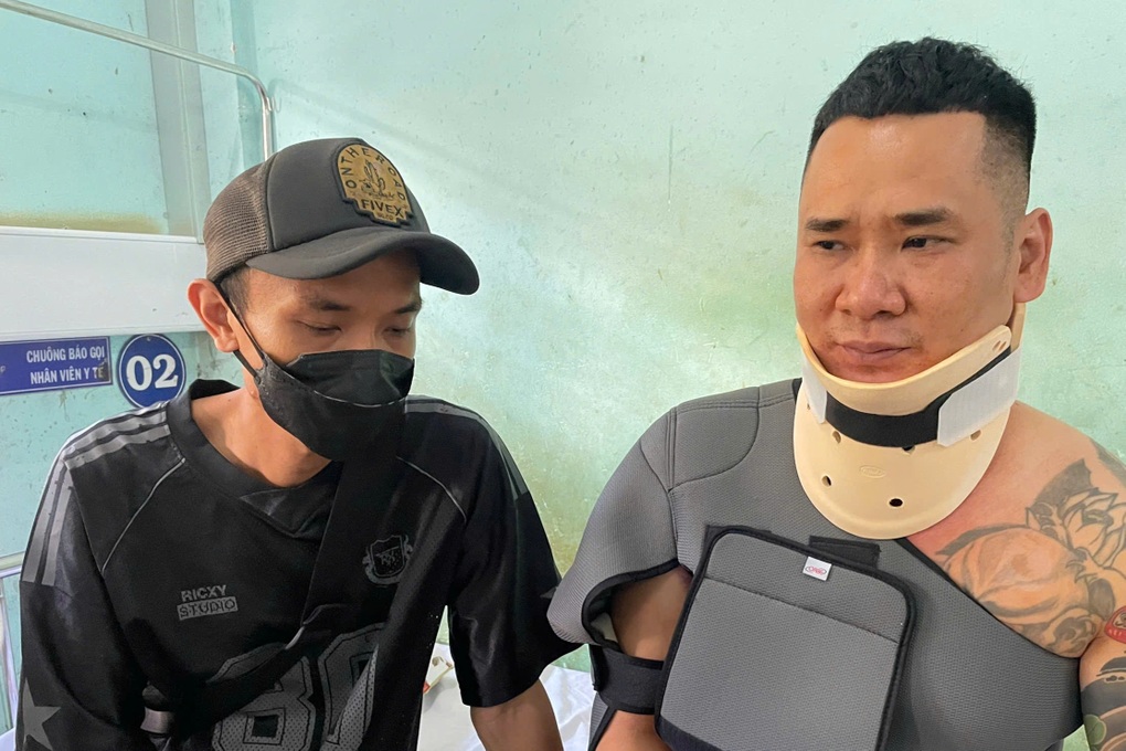 Vụ bố nhảy xuống giếng cứu con: Gần 2 giờ đấu tranh với tử thần - 3 Vụ bố nhảy xuống giếng cứu con: Gần 2 giờ đấu tranh với tử thần - 3