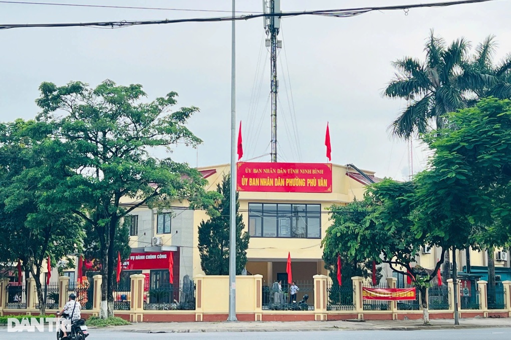 Phường mới vào guồng sau 10 ngày thực hiện chính quyền 2 cấp - 3