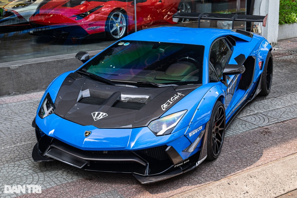 Ngắm siêu xe Lamborghini Aventador độ Liberty Walk độc nhất Việt Nam - 13 Ngắm siêu xe Lamborghini Aventador độ Liberty Walk độc nhất Việt Nam - 13