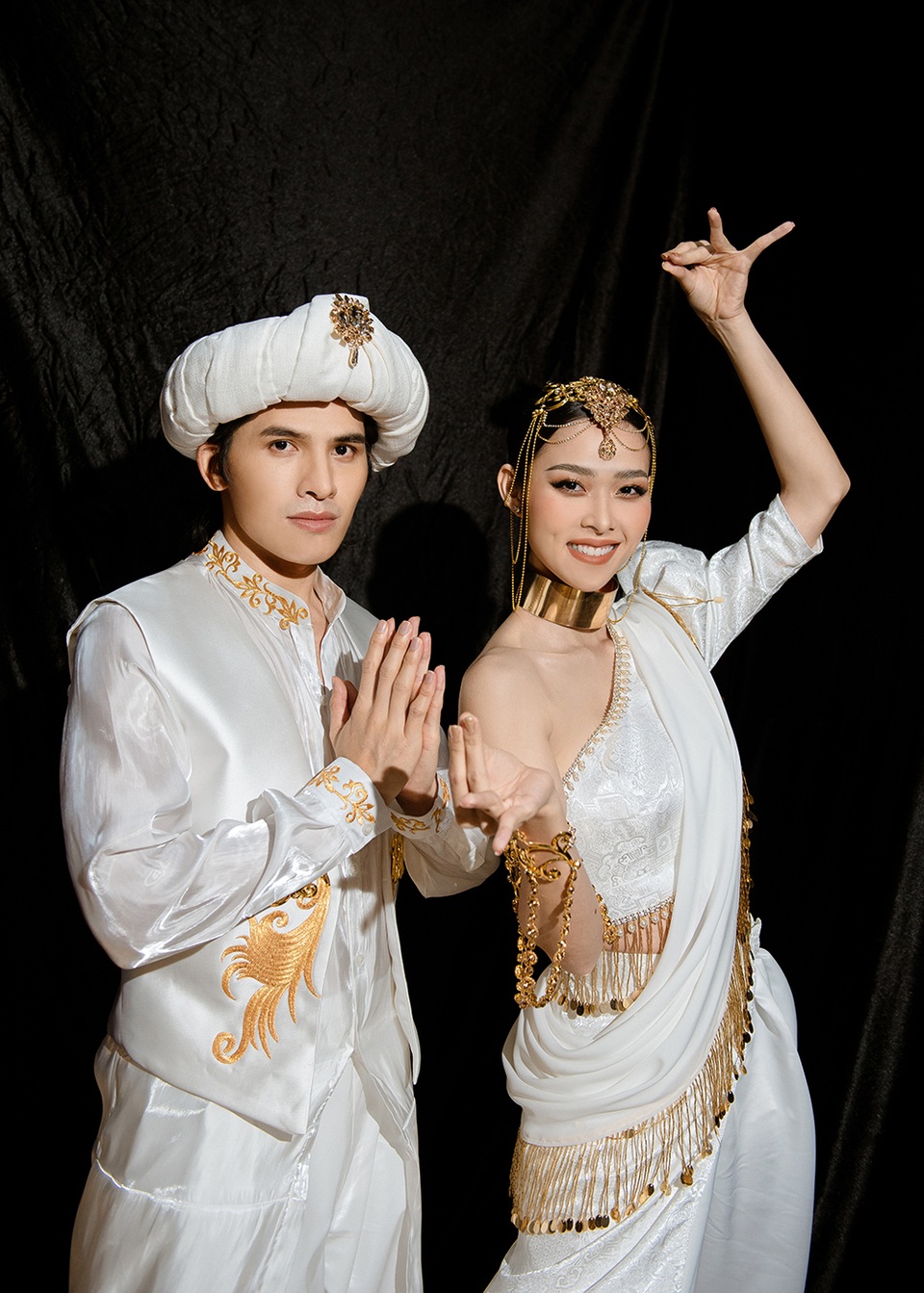 Diệp Bảo Ngọc mang lễ hội sắc màu Holi lên sân khấu - 3 Diệp Bảo Ngọc mang lễ hội sắc màu Holi lên sân khấu - 3