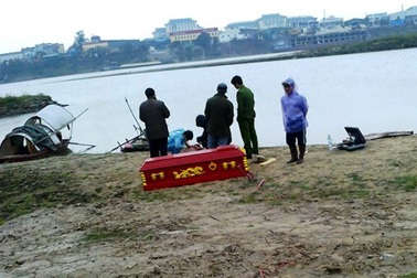 Hà Nội: Phát hiện xác người đàn ông dưới gầm cầu Vĩnh Tuy