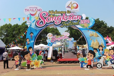 Sài Gòn cuối tuần: Tràn ngập lễ hội