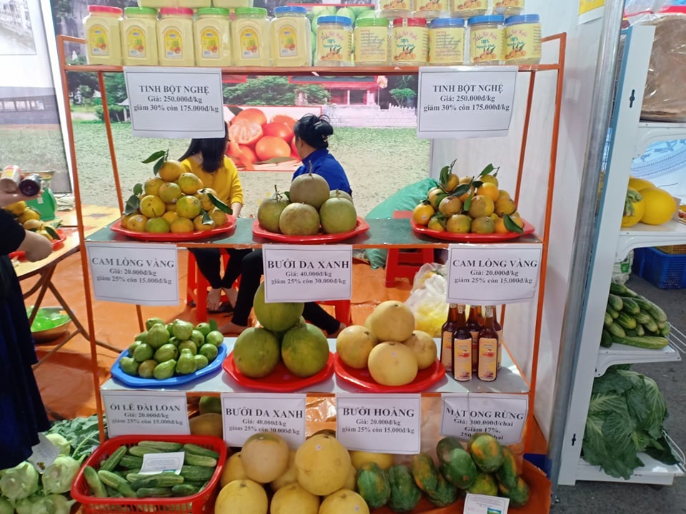 Khoảng 7.000 công nhân dự Ngày hội công nhân - Phiên chợ nghĩa tình - 7 Khoảng 7.000 công nhân dự Ngày hội công nhân - Phiên chợ nghĩa tình - 7
