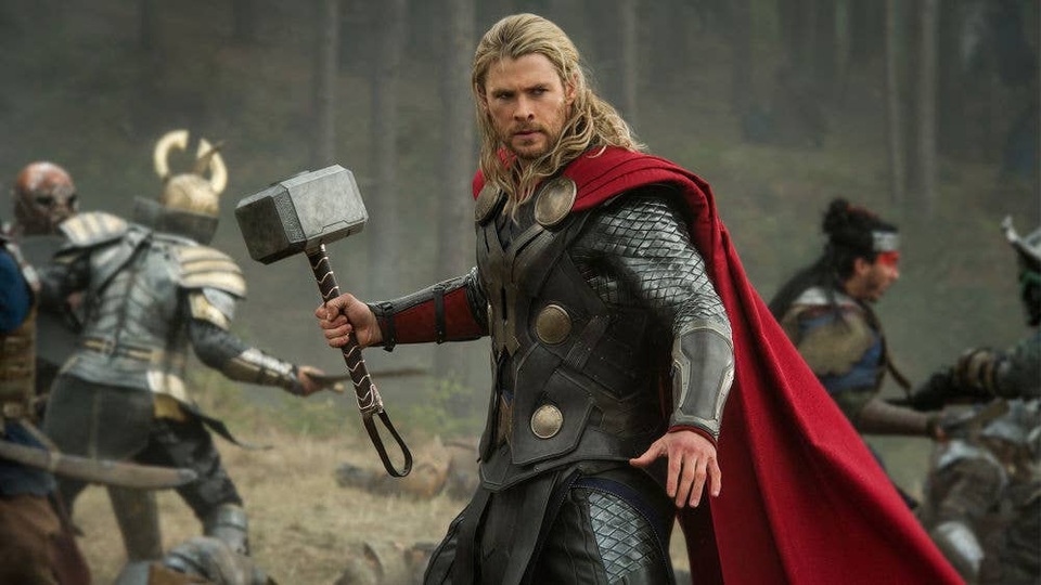 Chris Hemsworth khoe cơ bắp tại trường quay phim Thor - 8 Chris Hemsworth khoe cơ bắp tại trường quay phim Thor - 8