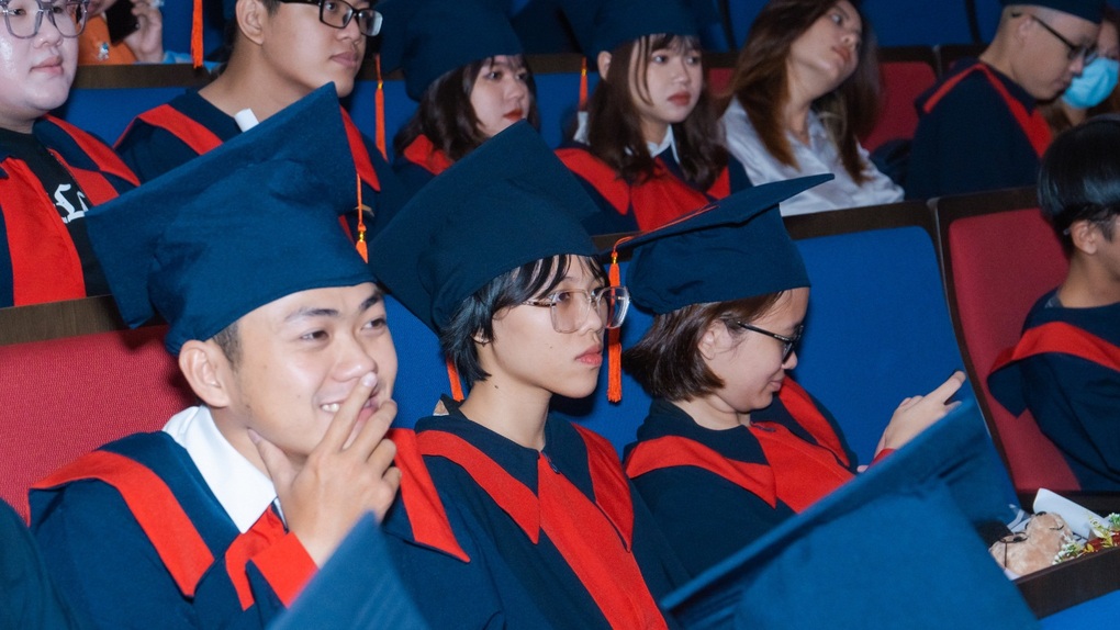 Sinh viên FPT Skillking TPHCM xúc động trong lễ tốt nghiệp - 1 Sinh viên FPT Skillking TPHCM xúc động trong lễ tốt nghiệp - 1
