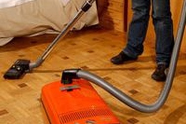 Gọi điện báo cảnh sát… vì bị bắt làm việc nhà