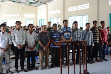 Hoãn phiên tòa vụ ngư phủ “giam lỏng” cán bộ Biên phòng trên biển 19 tiếng