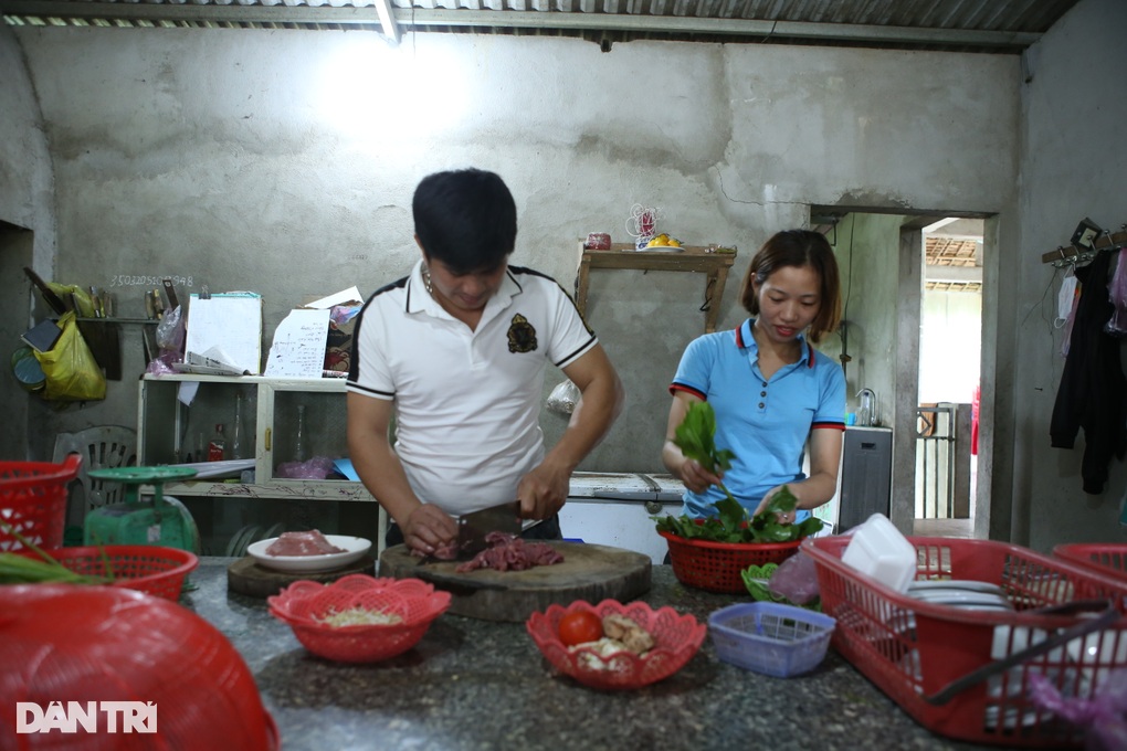 Đôi vợ chồng nghèo đổi đời nhờ cú liều đi xuất khẩu lao động - 1 Đôi vợ chồng nghèo đổi đời nhờ cú liều đi xuất khẩu lao động - 1