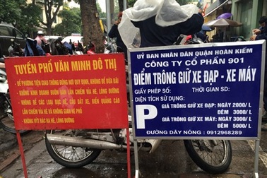 Ai trục lợi vỉa hè Hà Nội? - Bài 4: “Tháo khoán” giấy phép, tiền vào túi ai?