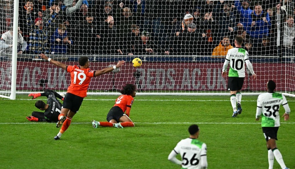 Liverpool may mắn thoát thua đội mới lên hạng - 1 Liverpool may mắn thoát thua đội mới lên hạng - 1