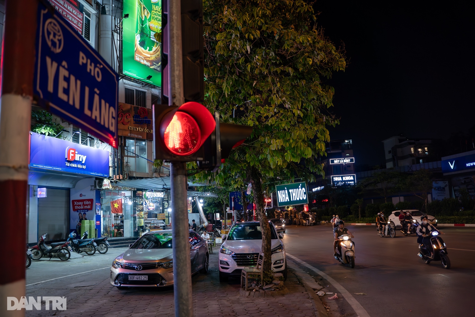 Tiềm ẩn tai nạn giao thông trên những tuyến đường khát ánh sáng ở Hà Nội - 1 Tiềm ẩn tai nạn giao thông trên những tuyến đường khát ánh sáng ở Hà Nội - 1