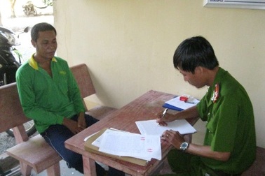 Bắt hai thanh niên chở hơn 3kg lá cần sa 