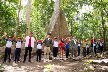Jun Phạm đồng hành cùng “Quỹ OMO Vườn ươm lộc quý” đầu tiên tại Việt Nam
