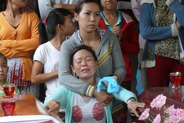 Nỗi đau sau vụ hai bé đang “nút“ bình sữa bị kẻ nghiện giết