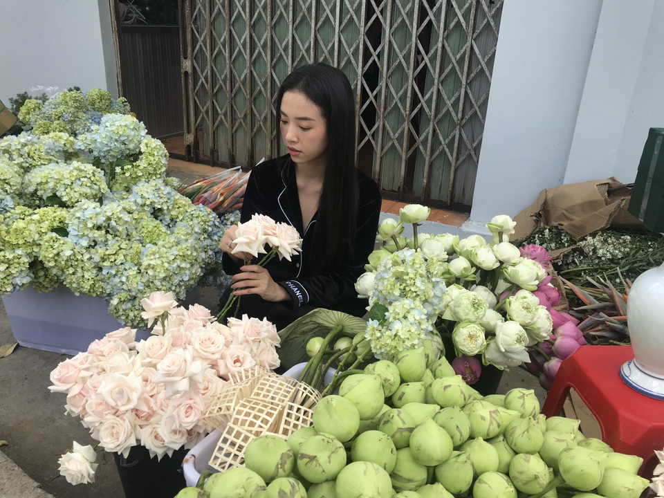 Á hậu Thúy An tự tay trang trí đám cưới ở quê nhà Kiên Giang - 3 Á hậu Thúy An tự tay trang trí đám cưới ở quê nhà Kiên Giang - 3