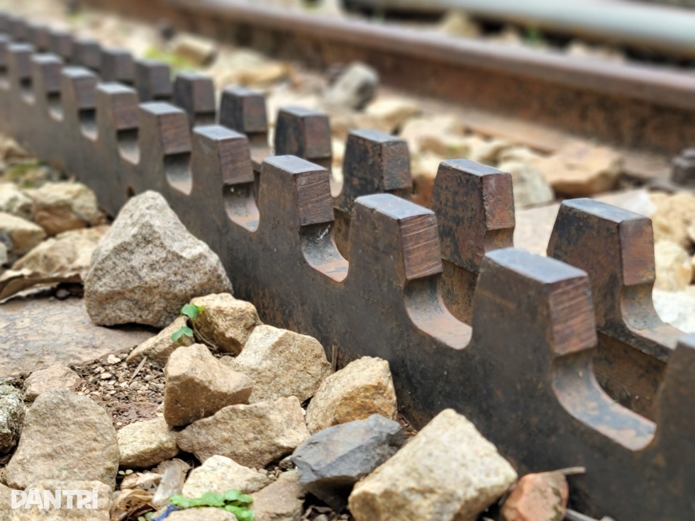 Tuyến đường sắt răng cưa huyền thoại nối cao nguyên với biển cả - 5