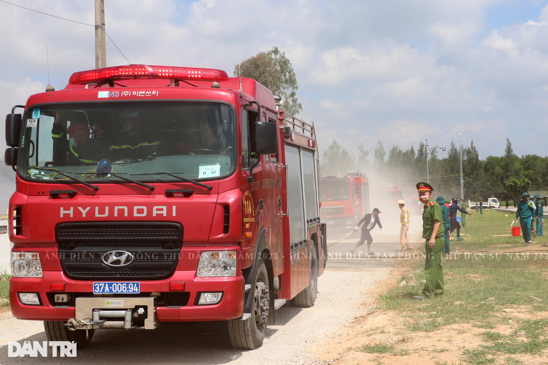Giả định tình huống thảm họa cháy chung cư, hàng trăm người mắc kẹt - 7