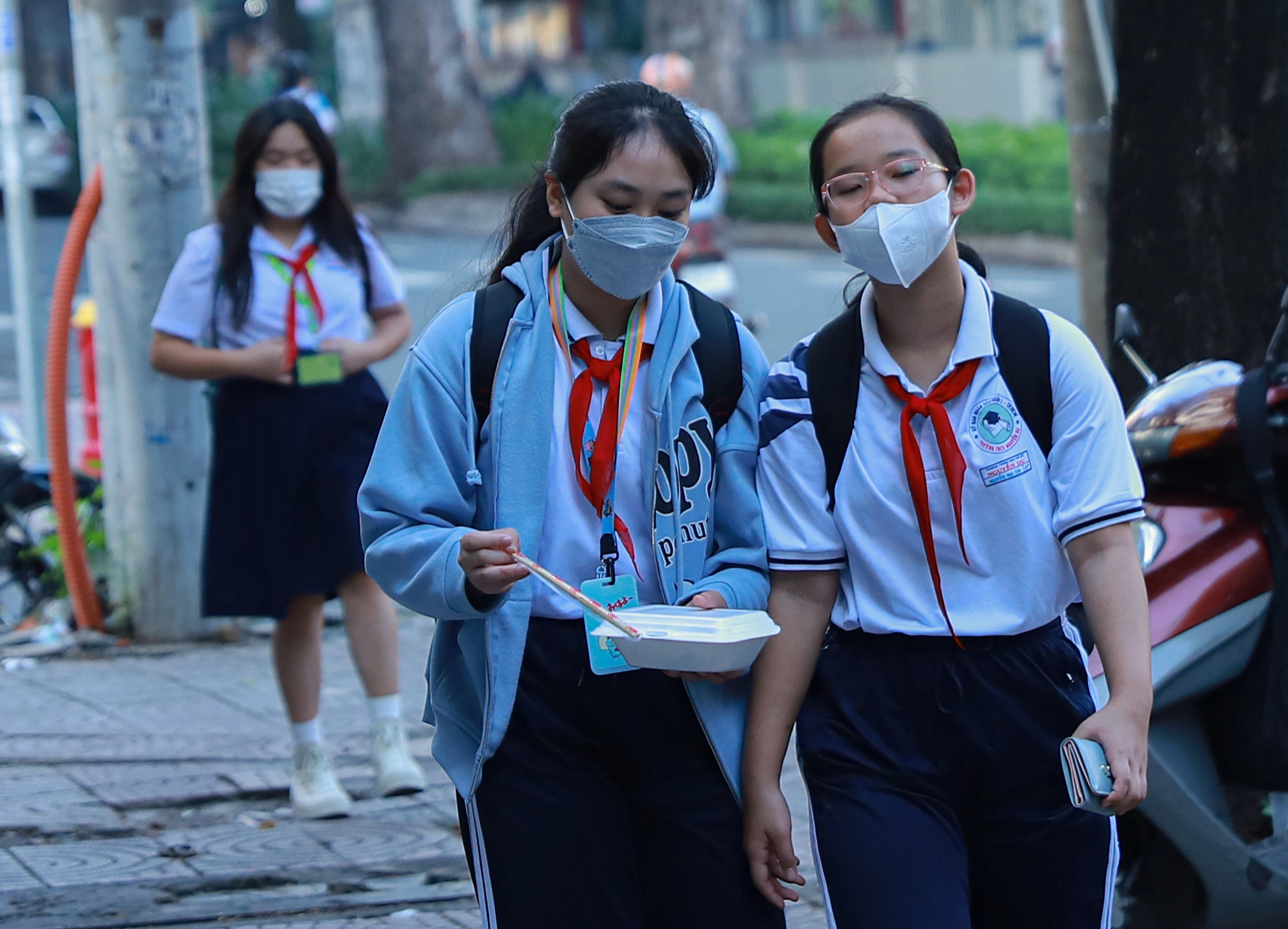 Chuyên gia cảnh báo gì khi nhiều trẻ phải dậy đi học từ 5 giờ sáng - 1 Chuyên gia cảnh báo gì khi nhiều trẻ phải dậy đi học từ 5 giờ sáng - 1