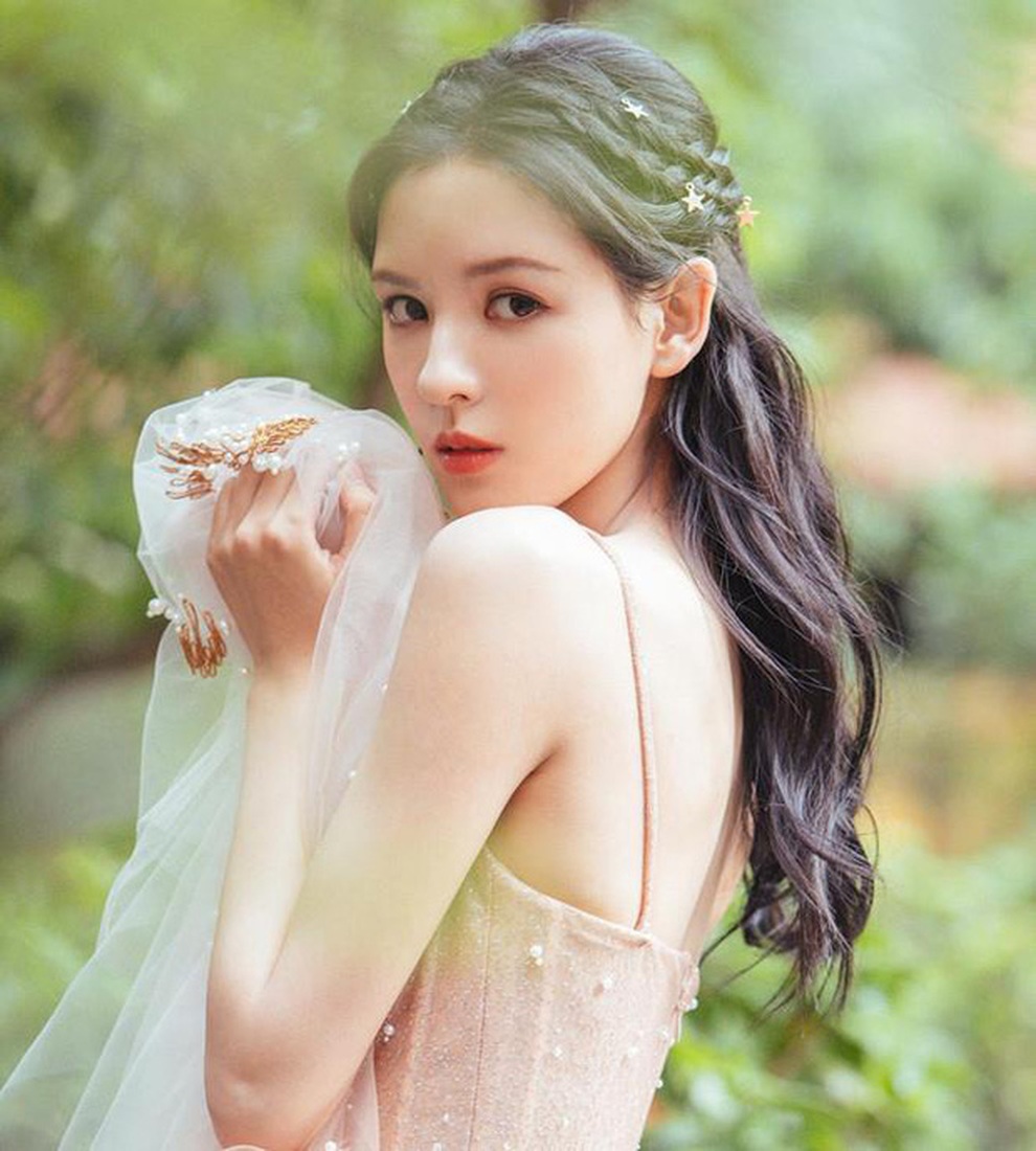Búp bê màn ảnh Trung Quốc lộ ảnh khác lạ thời chưa nổi tiếng - 2 Búp bê màn ảnh Trung Quốc lộ ảnh khác lạ thời chưa nổi tiếng - 2