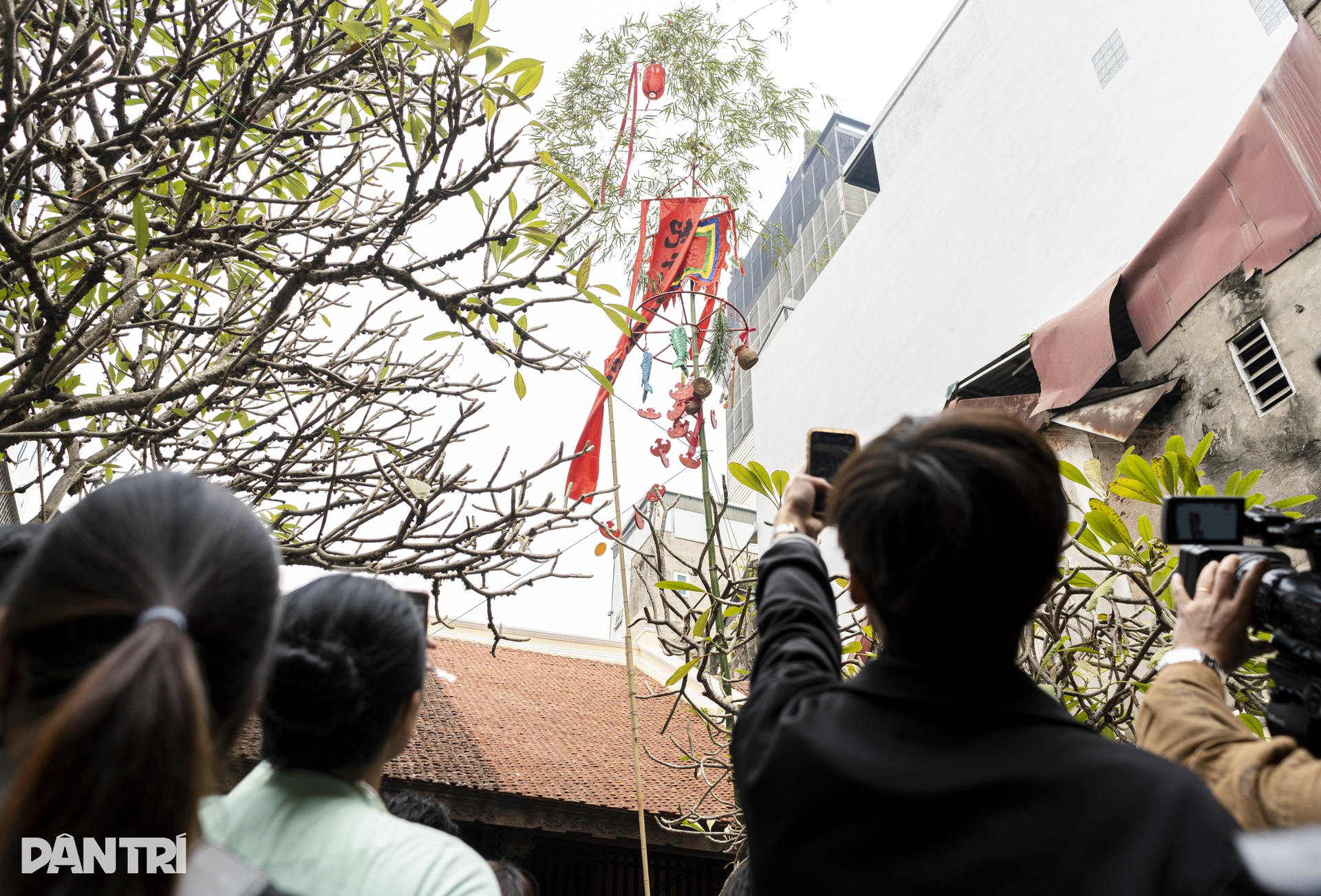 Hơn 400 người mặc cổ phục diễu hành trên phố Hà Nội mừng Tết Ất Tỵ 2025 - 13 Hơn 400 người mặc cổ phục diễu hành trên phố Hà Nội mừng Tết Ất Tỵ 2025 - 13