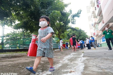 Nữ đại gia bỏ thụ tinh nhân tạo, nhận nuôi trẻ mồ côi: Cục Trẻ em lên tiếng