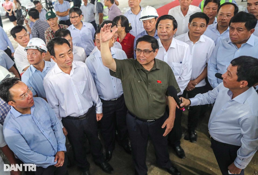 Thủ tướng kể chuyện gặp nhà thầu trên công trường giao thông đêm 30 Tết - 3 Thủ tướng kể chuyện gặp nhà thầu trên công trường giao thông đêm 30 Tết - 3