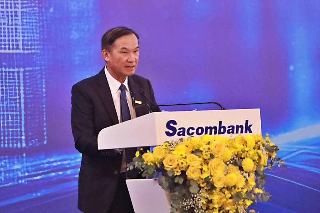 Ông Dương Công Minh: Sacombank sẽ tiếp tục cắt giảm nhân sự - 1 Ông Dương Công Minh: Sacombank sẽ tiếp tục cắt giảm nhân sự - 1