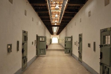 Án mạng trong nhà tạm giữ: Khởi tố một quản giáo