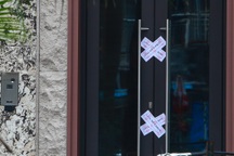 Phố Trúc Bạch ngày đầu bị phong tỏa, cách ly