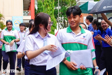 Thí sinh Cần Thơ tự tin đạt 8,5-9 điểm với đề thi văn mang tính thời sự