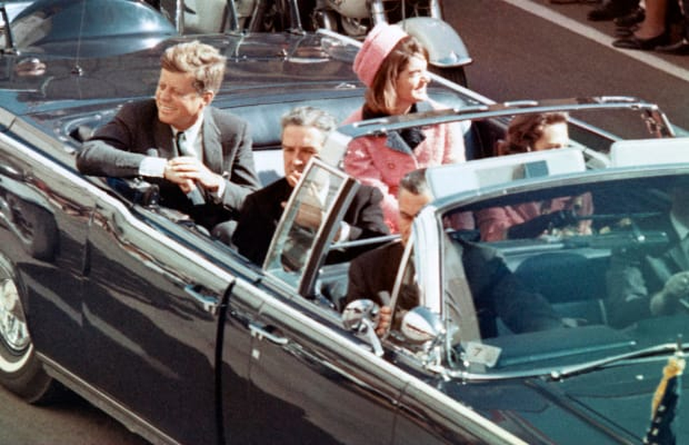 Vì sao ông Biden hoãn giải mật hồ sơ vụ ám sát cựu Tổng thống Kennedy? - 1 Vì sao ông Biden hoãn giải mật hồ sơ vụ ám sát cựu Tổng thống Kennedy? - 1