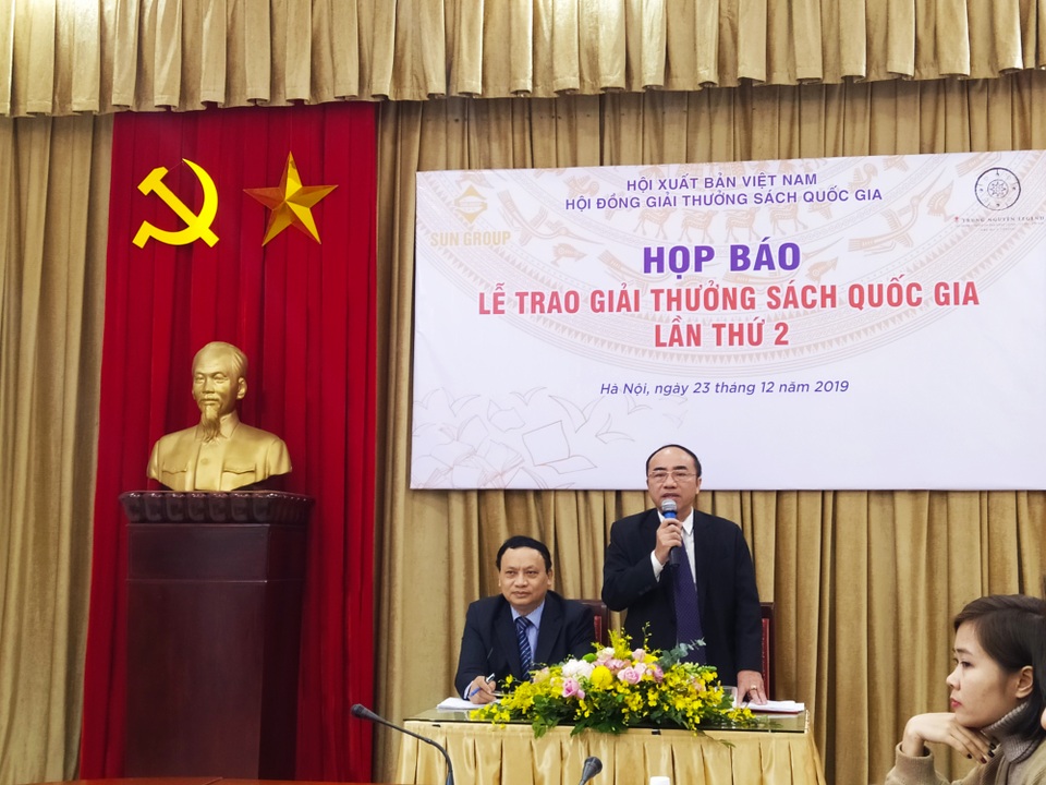 Giải thưởng Sách Quốc gia chọn được 2 Giải A trị giá hàng trăm triệu đồng - 2 Giải thưởng Sách Quốc gia chọn được 2 Giải A trị giá hàng trăm triệu đồng - 2