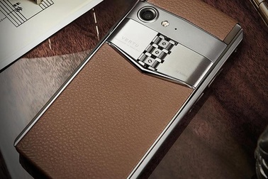Vertu đưa nghệ thuật chế tác điện thoại xa xỉ trở lại Việt Nam