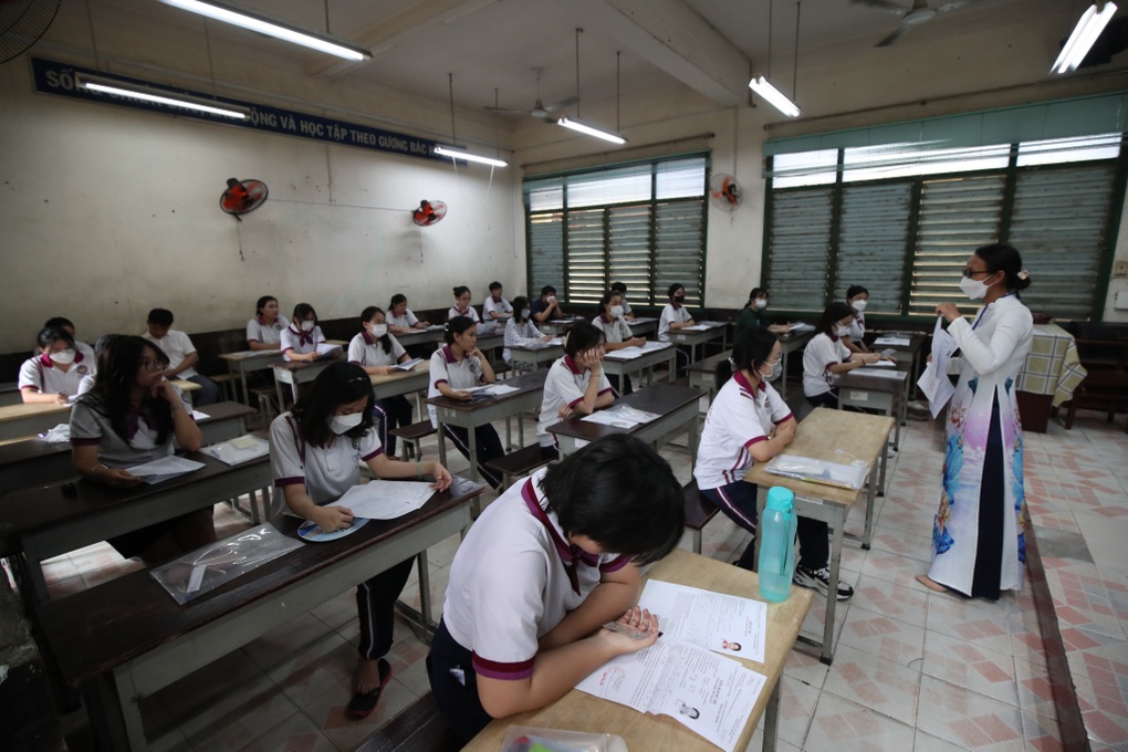 Hơn 1 triệu thí sinh làm thủ tục dự thi tốt nghiệp THPT 2023 - 14 Hơn 1 triệu thí sinh làm thủ tục dự thi tốt nghiệp THPT 2023 - 14