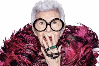 Gặp biểu tượng thời trang sành điệu 94 tuổi