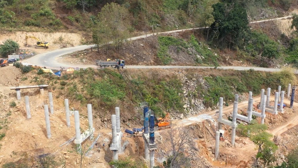 6 xe tải nghi liên quan vụ đá rơi làm du khách Nga tử vong ở Lâm Đồng - 1