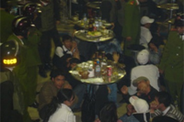 Khởi tố vụ án, bắt tạm giam chủ vũ trường UFO