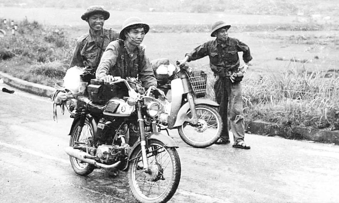 Nhớ một thời phóng viên chiến trường - 1 Nhớ một thời phóng viên chiến trường