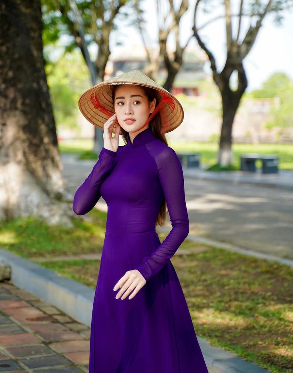 Hoa hậu Khánh Vân gây tranh cãi với mốt môi tều - 2 Hoa hậu Khánh Vân gây tranh cãi với mốt môi tều - 2