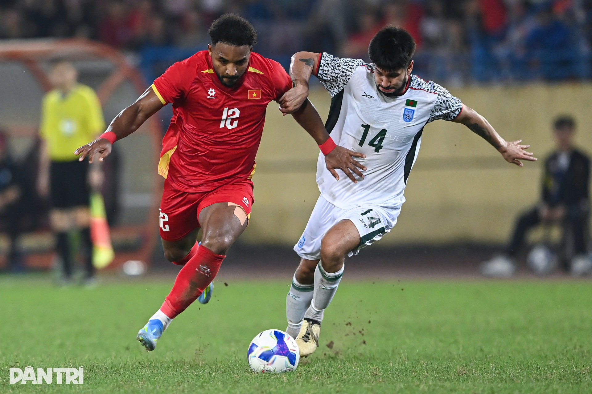 Màn trình diễn của Xuân Son, Hoàng Hên trong chiến thắng Bangladesh 3-0 - 11 Màn trình diễn của Xuân Son, Hoàng Hên trong chiến thắng Bangladesh 3-0 - 11