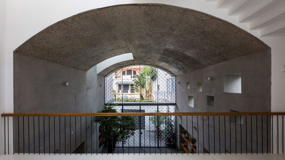 Nhà phố rộng 380 m2 với 3 phòng ngoài trời hình vòm độc đáo ở Sài Gòn - 1 Nhà phố rộng 380 m2 với 3 phòng ngoài trời hình vòm độc đáo ở Sài Gòn - 1