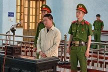 Con gái không dám tố bố dượng hiếp dâm vì sợ mẹ phải ly hôn