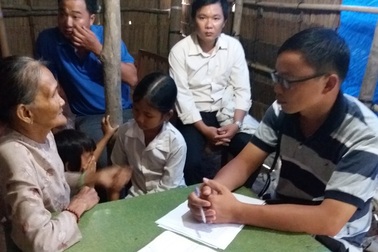 Chàng cử nhân và 32 đứa con nuôi