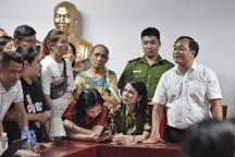 Vụ phụ huynh "vây" trường: Gần nửa đêm chốt xong thời hạn giải quyết