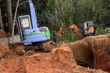 Sụt lún khi đào giếng ở Hà Nội, 2 anh em ruột tử vong