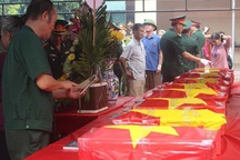 Đón 10 hài cốt liệt sỹ về quê nhà