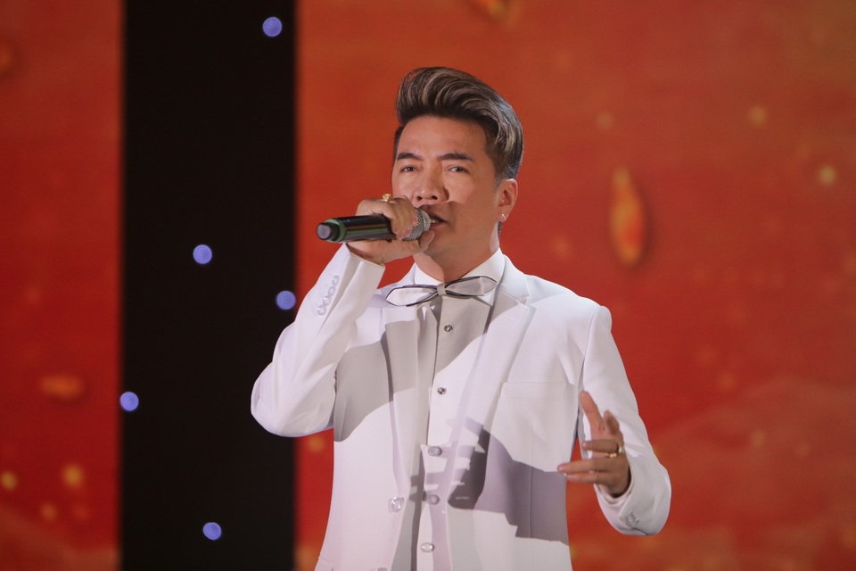 Bộ đôi Quán quân-Á quân Vietnam Idol Uyên Linh-Văn Mai Hương hội ngộ - 5 Bộ đôi Quán quân-Á quân Vietnam Idol Uyên Linh-Văn Mai Hương hội ngộ - 5
